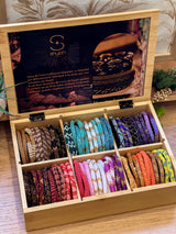 Box 72 bracelets népalais